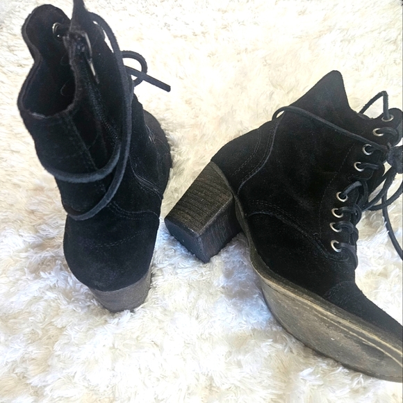Steve Madden Boots - Picture 2 of 5
